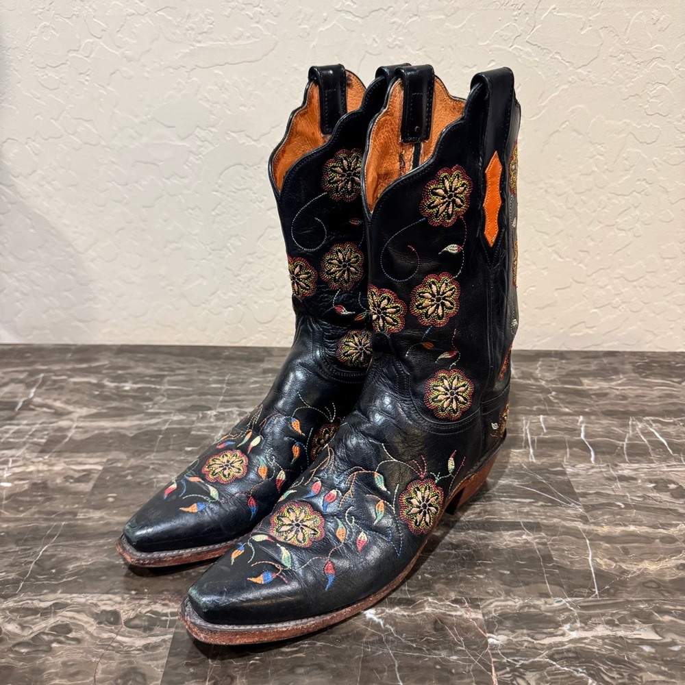 Lucchese Black Leather Floral Embroidered Cowboy Boots - Picture 4 of 13